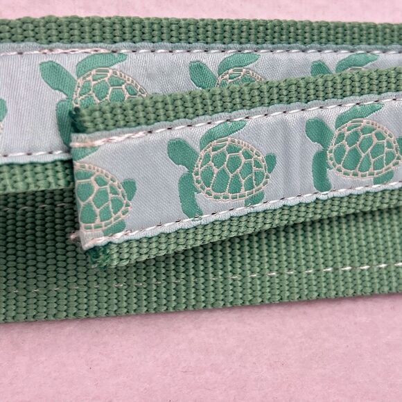 LL Bean Women’s D-Ring Belt Sea Turtle Print Size XS-S Mint Green Casual - Picture 6 of 12